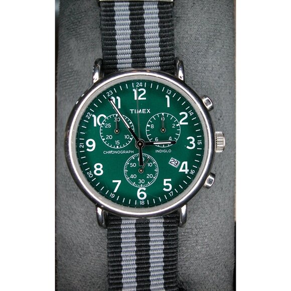 Timex Mens Chronograph Watch With Green Dial & Indiglo Backlight Silver Tone Cas - Picture 4 of 4